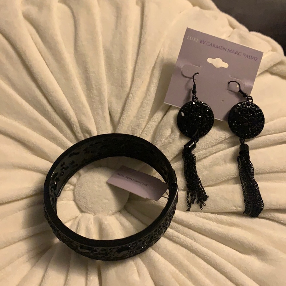 Women’s Bangle Bracelet & Matching Earrings